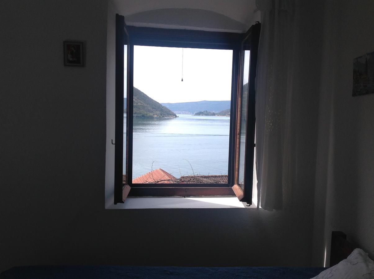 Be Happy In Perast Apartman Kültér fotó