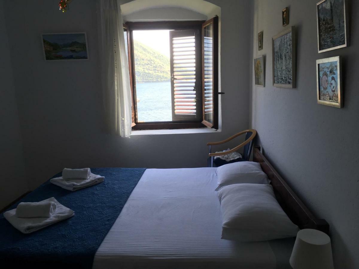 Be Happy In Perast Apartman Kültér fotó